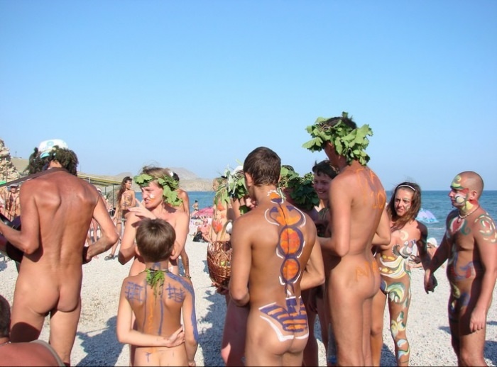 Photos of nudists at the sea and the celebration of the day of Neptune photo gallery | Naturist Gallery